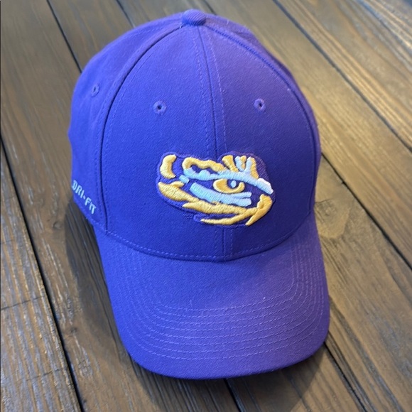 Nike LSU Tiger Purple Hat with Embroidered Tiger Eye - Picture 1 of 5